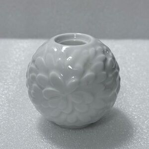 Hutschenreuther Lorenz Round Candle Holder Porcelain White Floral Pattern